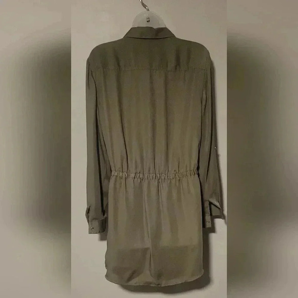 CHICOS Olive Woven Utility Shirt, button down, roll tab sleeve, size 1 - Picture 9 of 11